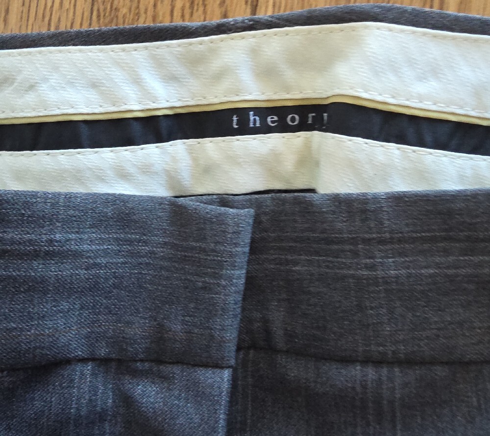๐Theory Light Wool Pants in Light Plaid Gray - Picture 3 of 12